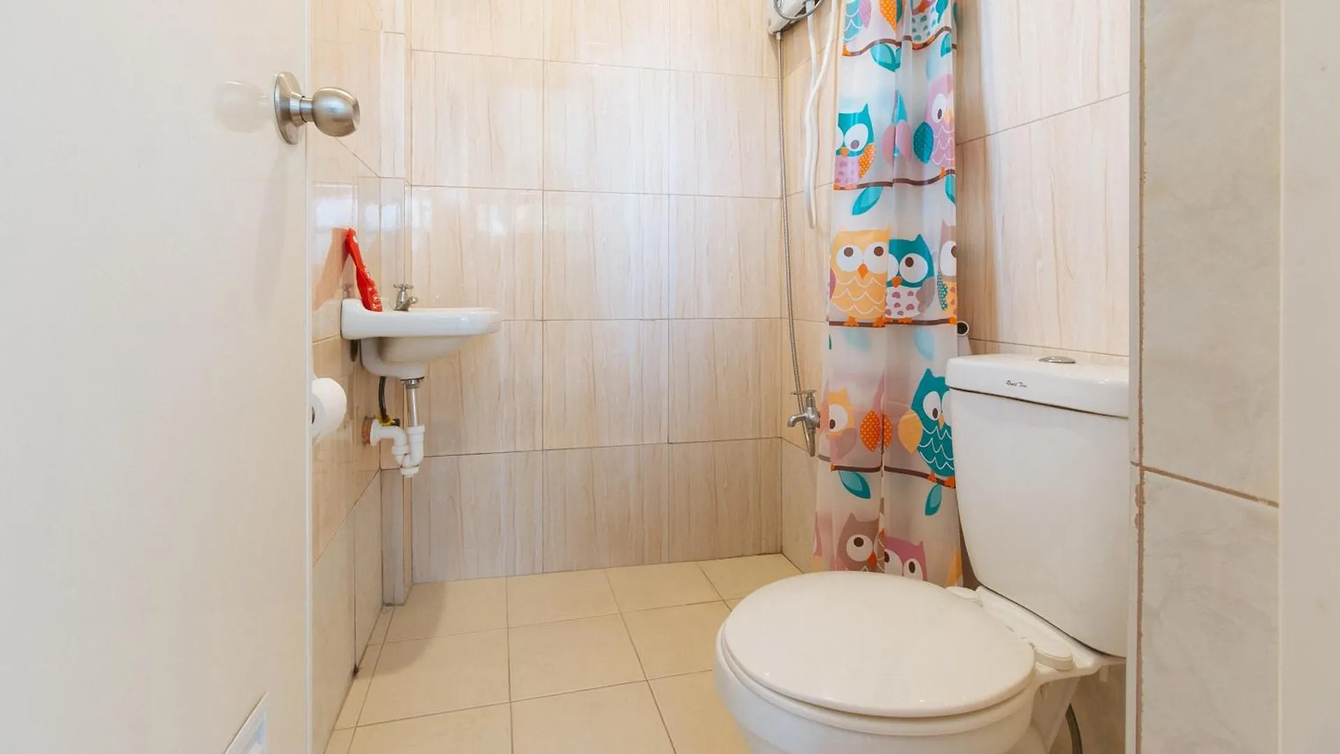 ***  Reddoorz Near Christ The King Medical Center Hotel Las Pinas Philippines